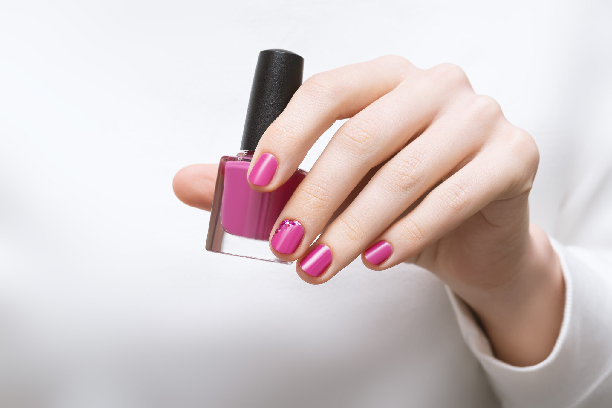 Gel vs Regular Nail Polish: Which One Is Right for Your Nails?