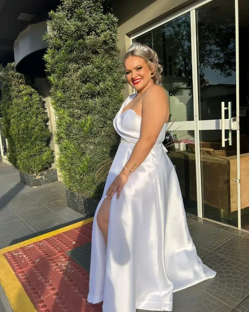 Brazilian Bride Arrives at Wedding in Hearse