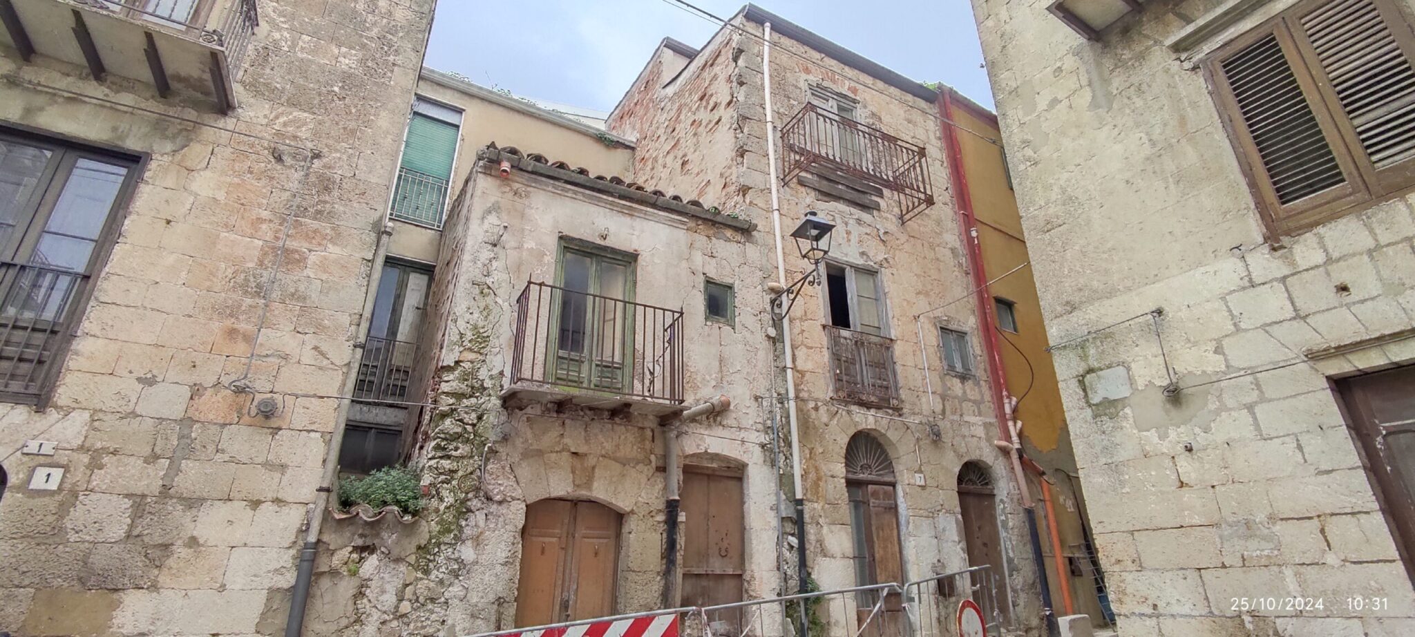 Italy One Euro House: Dreams, Costs, and Real Stories