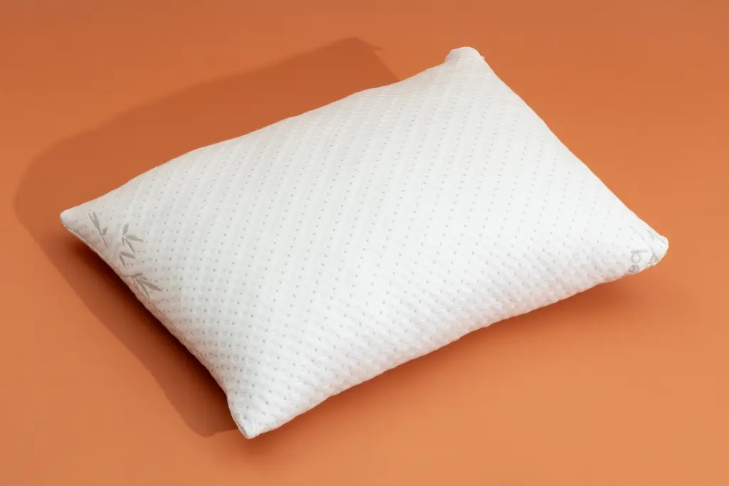 How to Whiten Yellow Pillows and Make Them Look New Again