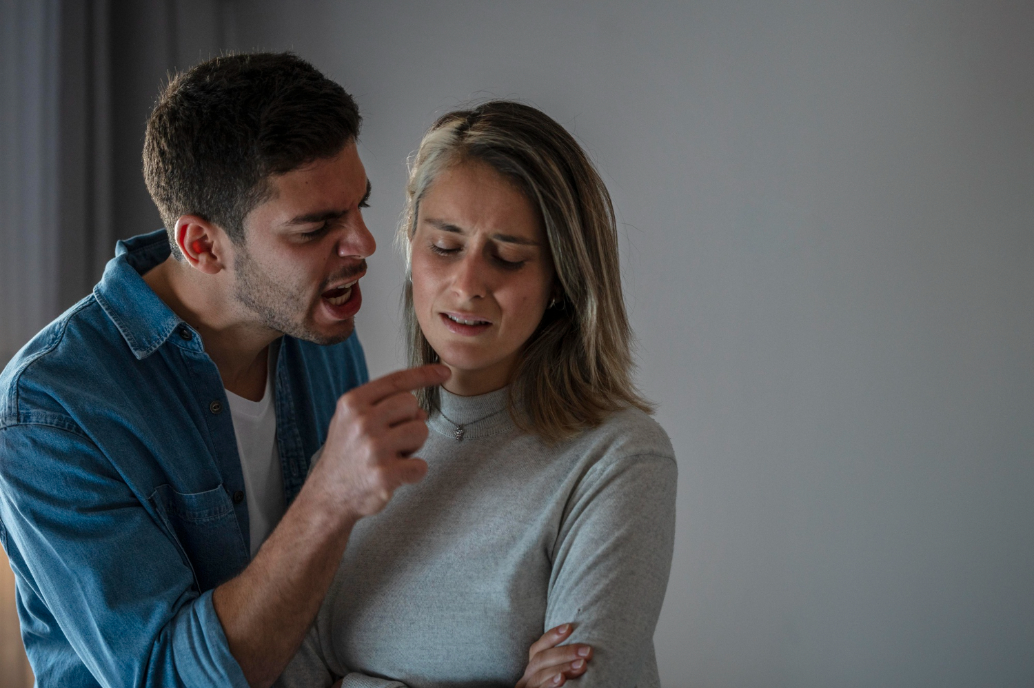 Anger in a Relationship: 5 Smart Ways to Calm Conflict Without Damage