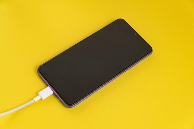 6 Real Tips: Make Phone Battery Last Longer