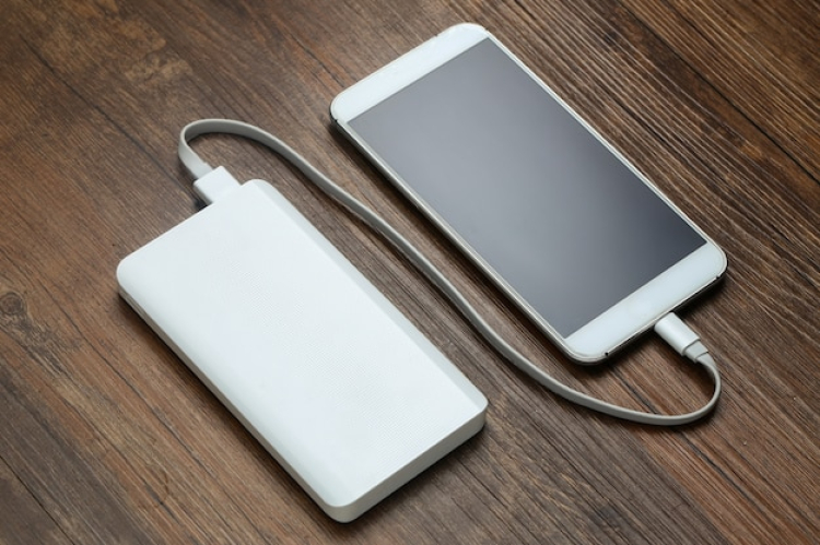 6 Real Tips: Make Phone Battery Last Longer