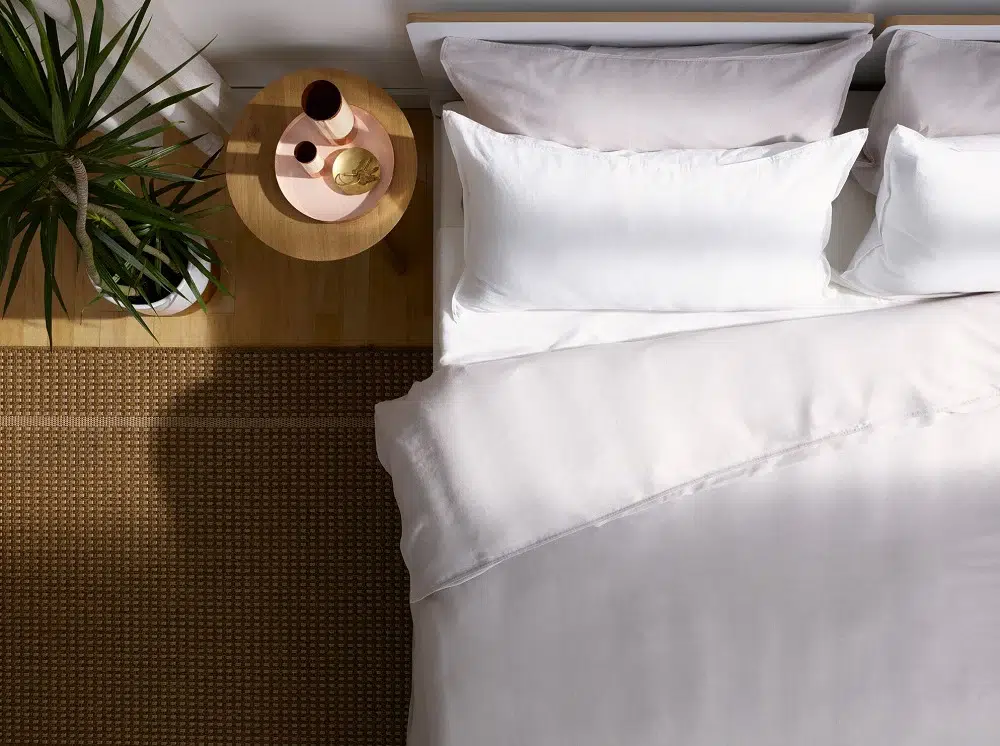 How to Whiten Yellow Pillows and Make Them Look New Again