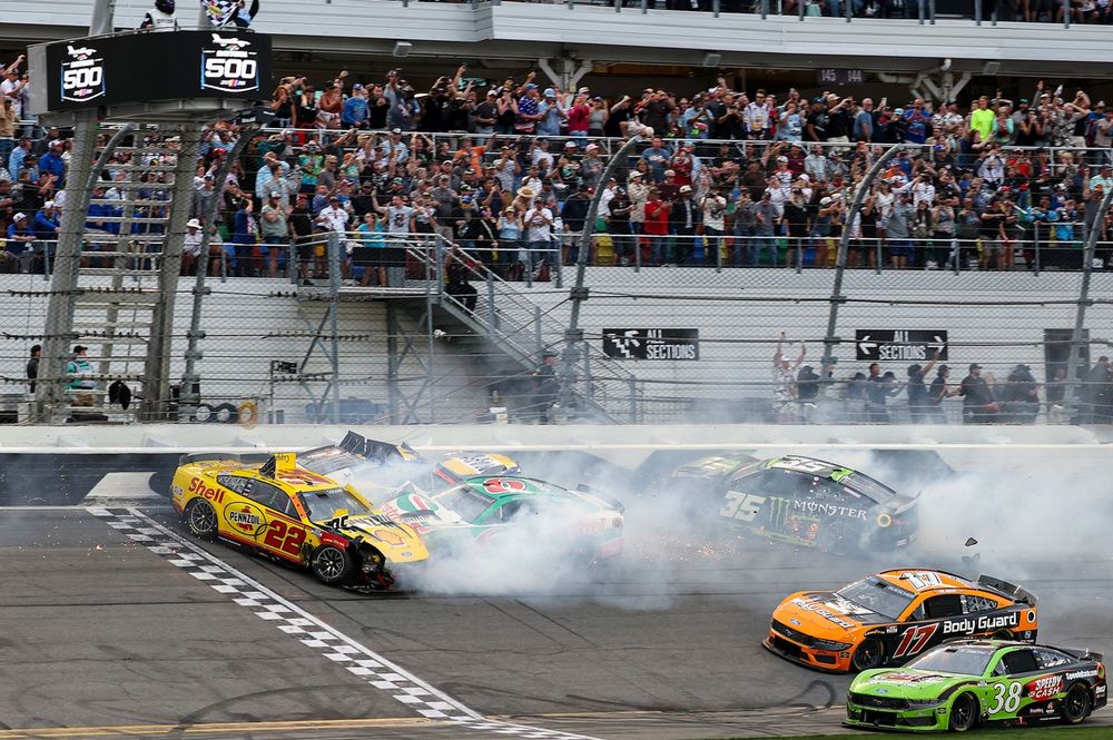 Daytona 500: Last-Lap Drama at Daytona International Speedway