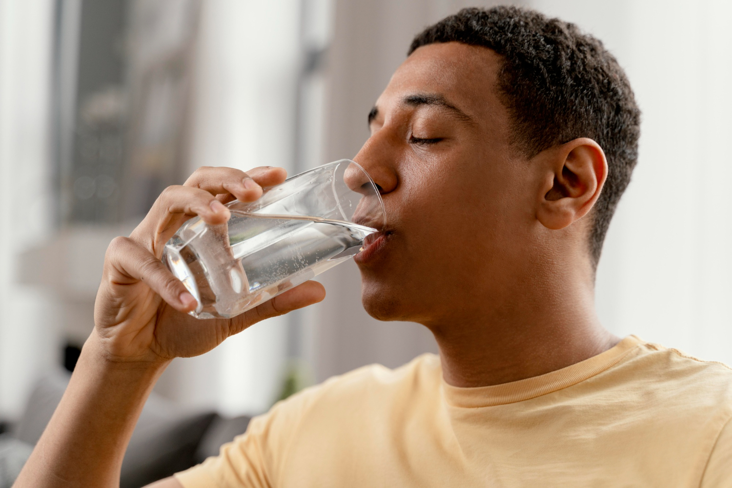 Drinking Water in the Morning: What It Really Does for Your Health and Weight