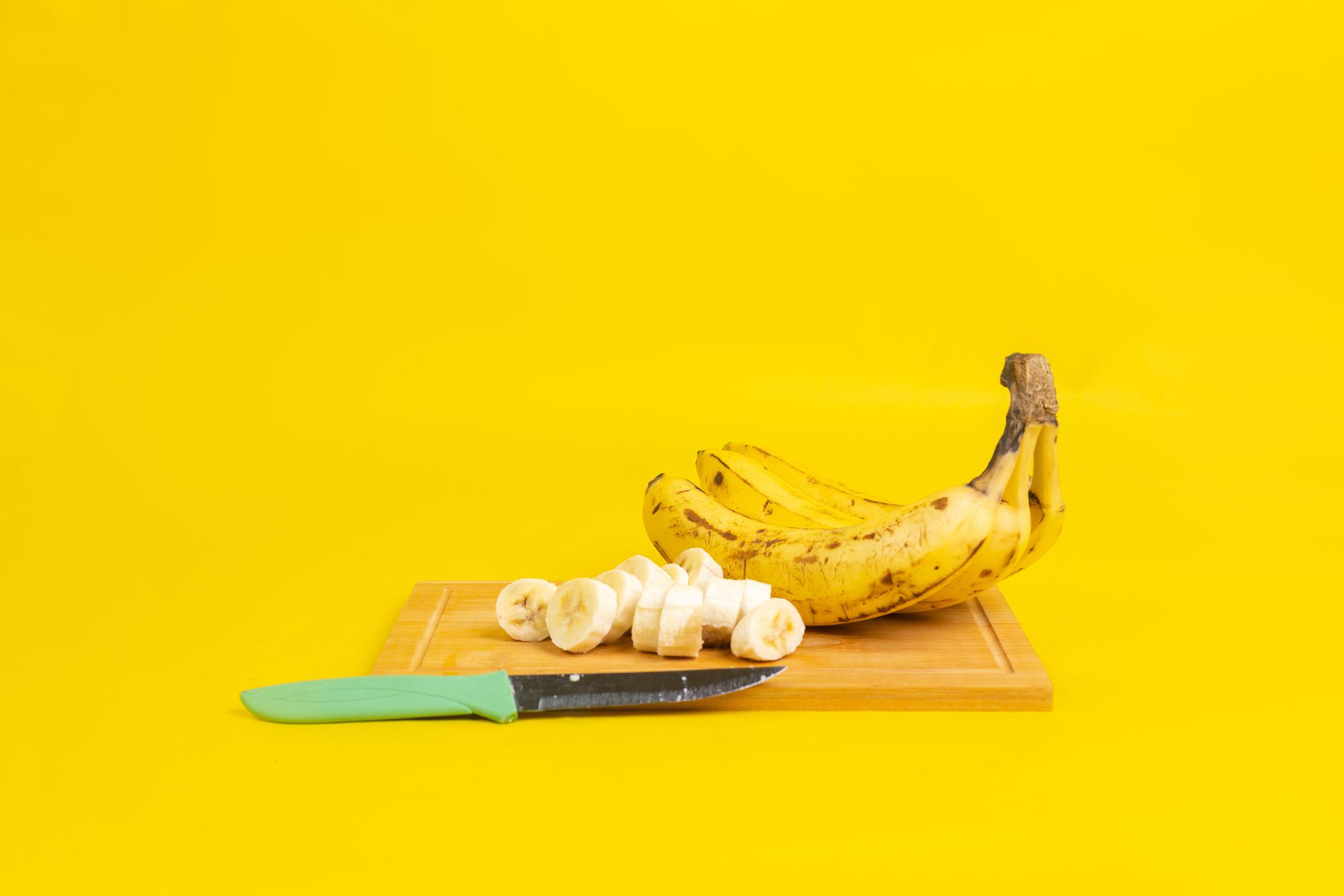 Banana Benefits: Nutrition Facts, Everyday Uses, and When to Be Cautious